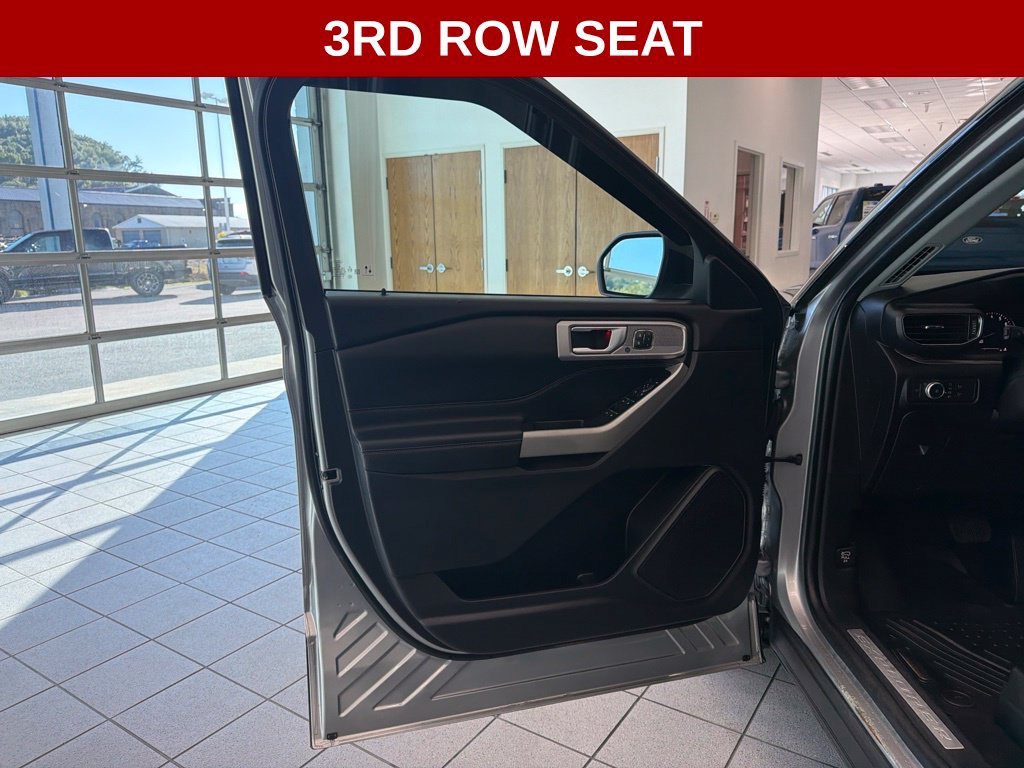 Used 2021 Ford Explorer Limited w/ Equipment Group 301A AWD/4WD image 5