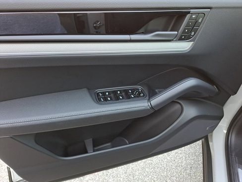 Used 2026 Porsche Cayenne Coupe image 25