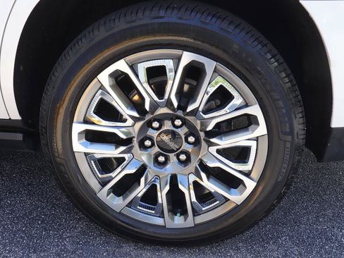 Used 2024 GMC Yukon Denali Ultimate AWD/4WD image 40