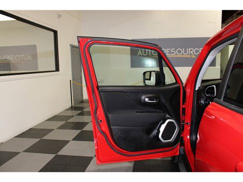 Used 2020 Jeep Renegade Sport image 11