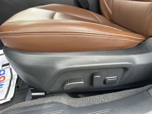 Used 2019 Subaru Outback 3.6R Touring image 12
