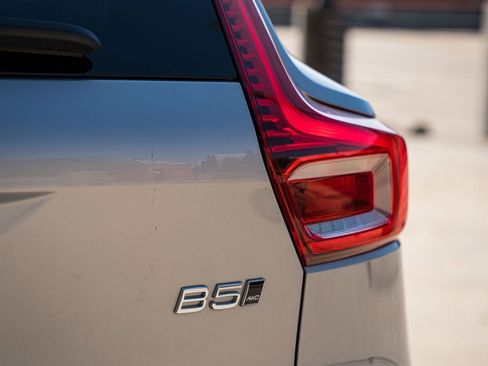 Certified 2024 Volvo XC40 B5 Ultimate w/ Climate Package AWD/4WD image 6