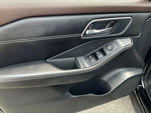 Used 2021 Nissan Rogue SV w/ Premium Package image 21