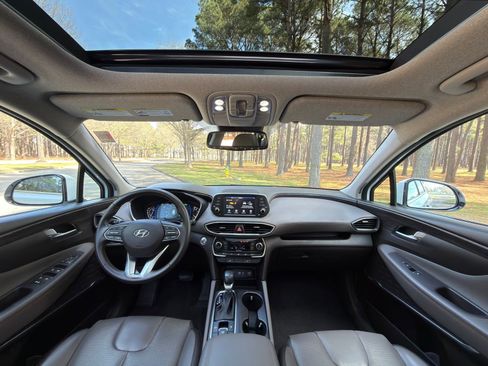 Used 2020 Hyundai Santa Fe SEL image 2