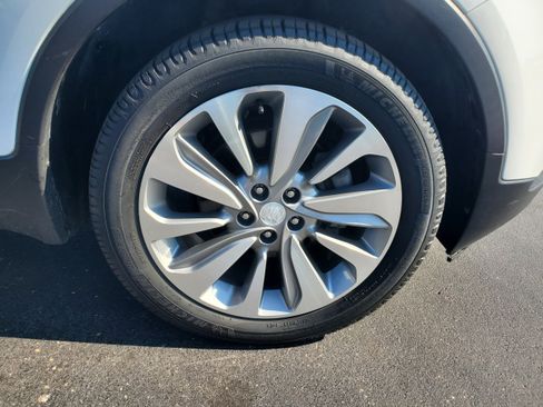 Used 2020 Buick Encore Preferred FWD image 27