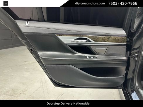 Used 2018 BMW 740i image 41