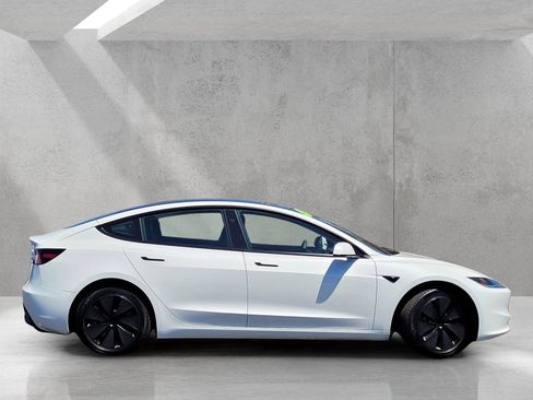 Used 2025 Tesla Model 3 Long Range RWD image 4