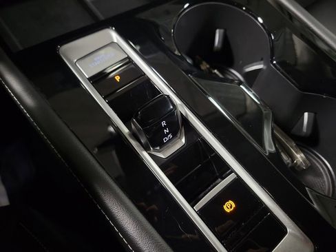 Used 2024 Volkswagen Atlas SE image 15