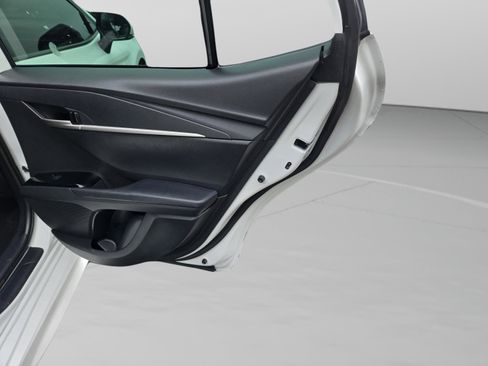 Used 2025 Toyota Camry SE w/ Convenience Package image 36