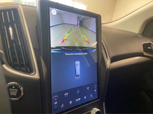 Used 2024 Ford Edge SEL image 33