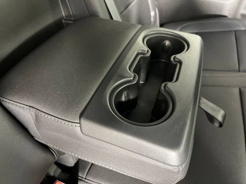 Used 2022 Chevrolet Silverado 1500 LTZ w/ LTZ Premium Package AWD/4WD image 9