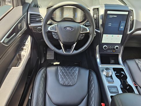 Used 2023 Ford Edge Titanium AWD/4WD image 17