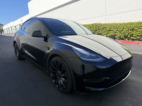 Used 2022 Tesla Model Y Performance AWD/4WD image 2