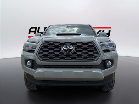 Used 2023 Toyota Tacoma TRD Sport w/ Black Out Package (TMS) AWD/4WD image 4