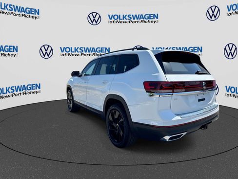 Certified 2026 Volkswagen Atlas SE FWD image 12
