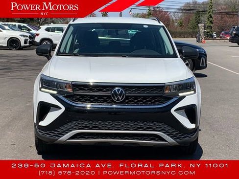 Used 2022 Volkswagen Taos S image 2
