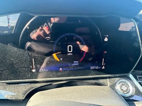 Used 2025 Chevrolet Trax RS w/ Sunroof Package FWD image 19