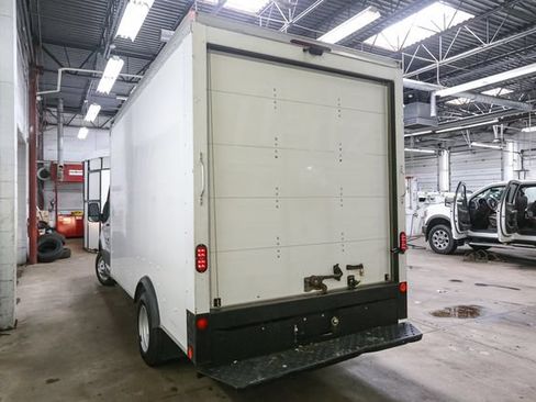 Used 2022 Ford Transit 350 DRW RWD image 9
