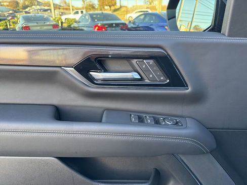 New 2026 GMC Yukon XL Elevation w/ LPO, Elevation Black Package image 13