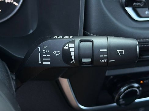 Used 2024 Nissan Rogue S FWD image 21