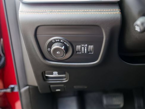 Used 2025 Jeep Grand Cherokee Summit AWD/4WD image 15