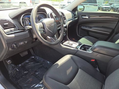 Used 2023 Chrysler 300 Touring w/ Sport Appearance Package RWD image 28