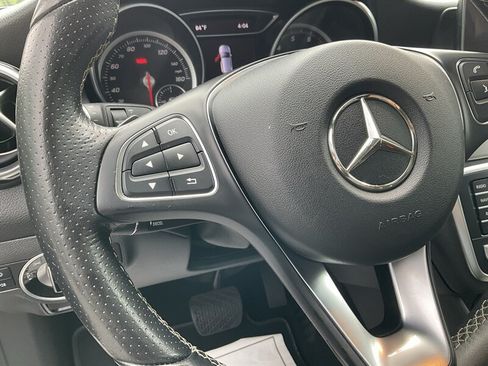 Used 2018 Mercedes-Benz GLA 250 4MATIC image 26