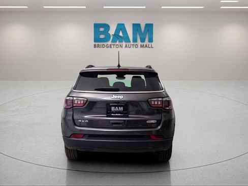 Used 2022 Jeep Compass Latitude image 22