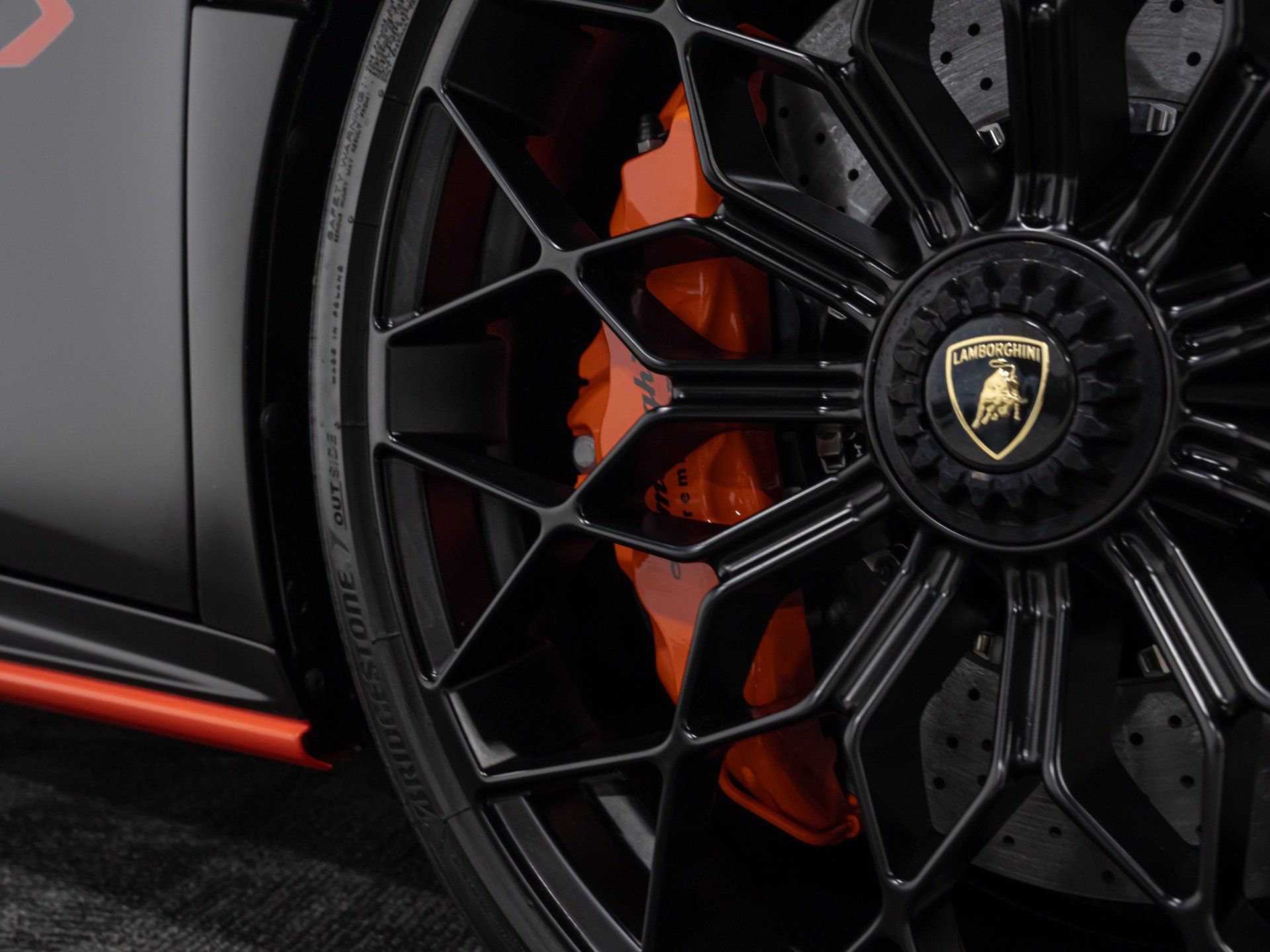 Used 2024 Lamborghini Huracan STO RWD image 27