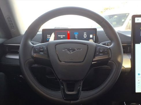 Certified 2022 Ford Mustang Mach-E Select image 19