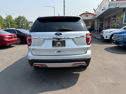 Used 2017 Ford Explorer XLT w/ Equipment Group 201A AWD/4WD image 6