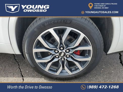 Certified 2025 Cadillac XT6 Sport w/ LPO, Floor Liner Package AWD/4WD image 33