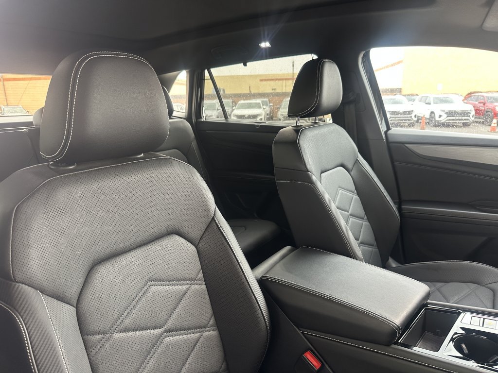 Used 2024 Volkswagen Atlas Cross Sport SE w/ Panoramic Sunroof Package AWD/4WD image 39