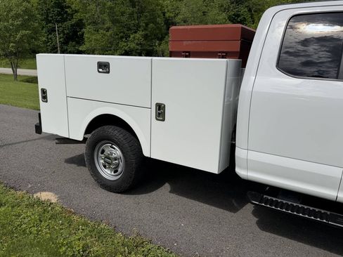 Used 2021 Ford F350 XL w/ Power Equipment Group AWD/4WD image 8