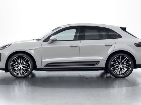 Used 2023 Porsche Macan image 2