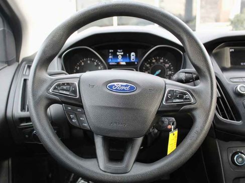 Used 2018 Ford Focus SE image 16