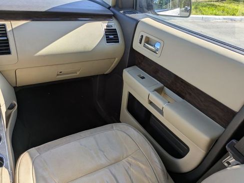 Certified 2018 Ford Flex Limited w/ Equipment Group 301A FWD image 17