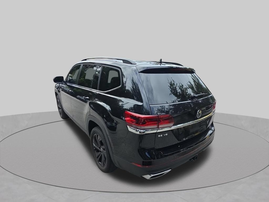 Used 2023 Volkswagen Atlas SE w/ Panoramic Sunroof Package FWD image 4