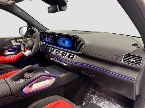 Used 2025 Mercedes-Benz GLE 53 AMG 4MATIC image 31