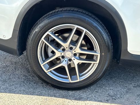 Used 2017 Mercedes-Benz GLC 300 w/ Premium 2 Package image 7
