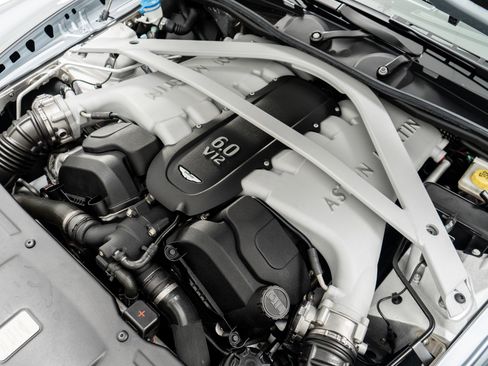 Used 2014 Aston Martin DB9 Volante image 39