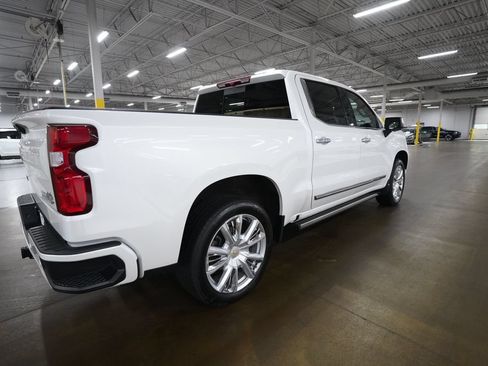 Used 2022 Chevrolet Silverado 1500 High Country w/ High Country Premium Package AWD/4WD image 35