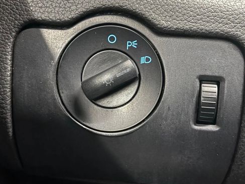 Used 2010 Ford Mustang Convertible image 25