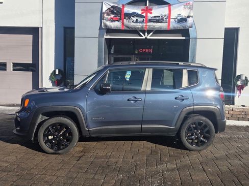 Used 2022 Jeep Renegade Altitude w/ Convenience Group image 2