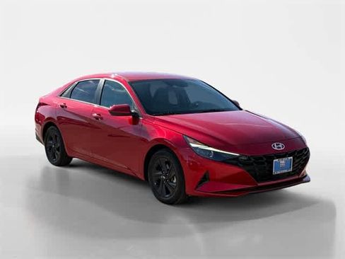 Certified 2022 Hyundai Elantra SEL w/ Convenience Package image 7