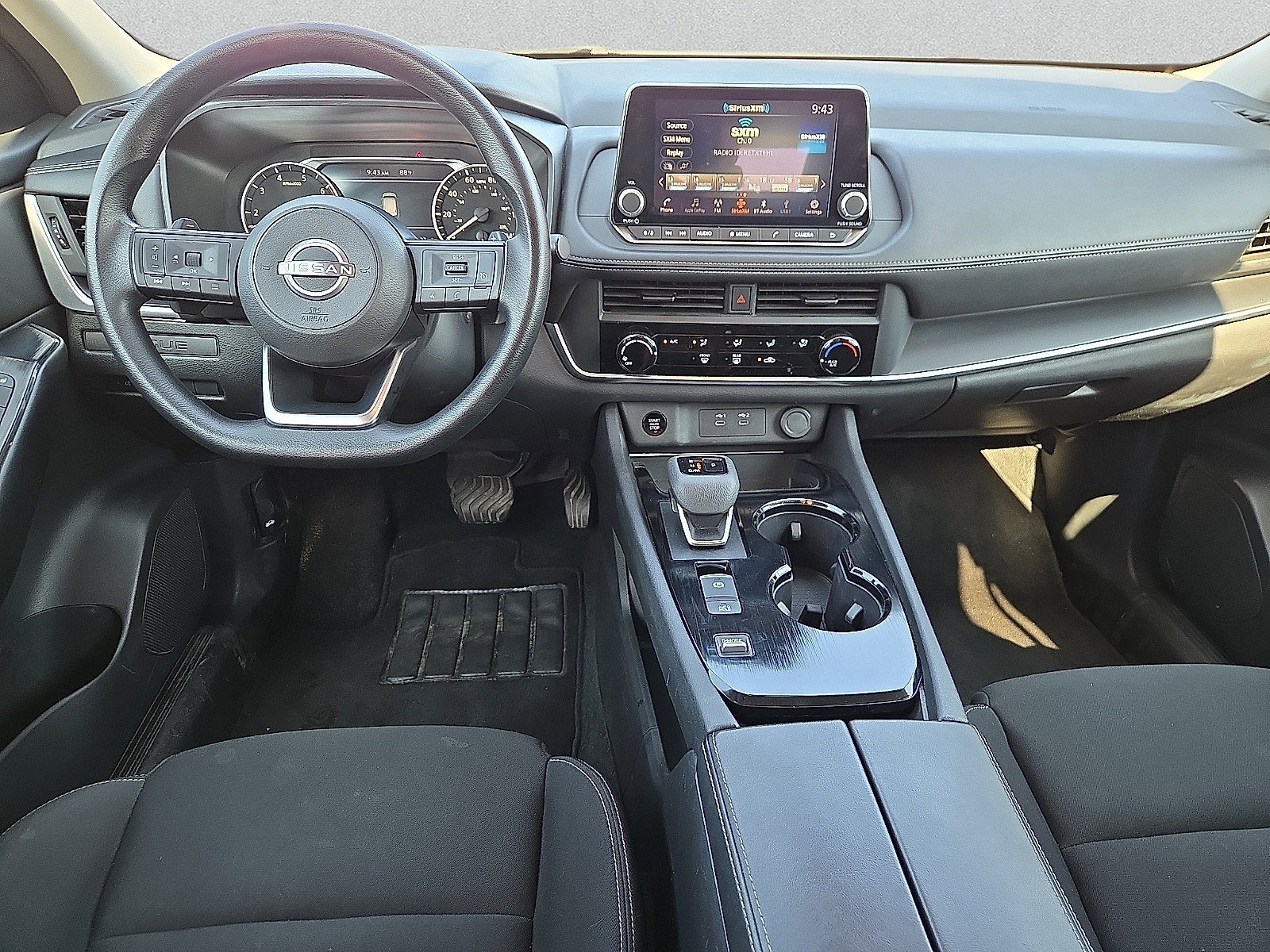 Used 2024 Nissan Rogue S FWD image 11