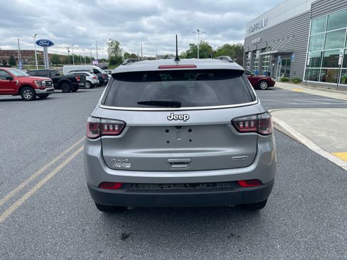 Used 2023 Jeep Compass Latitude AWD/4WD image 4