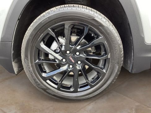 Used 2024 GMC Terrain SLE w/ Elevation Edition image 29