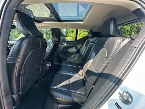 Used 2026 Volvo XC40 B5 Plus AWD/4WD image 19
