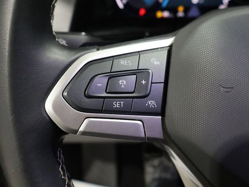 Used 2025 Volkswagen Atlas Cross Sport SE image 35